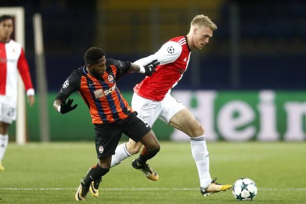 CHARKOV , 01-11-2017 , voetbal , Metalist Stadion , Champions League , seizoen 2017 - 2018 , Shakhtar Donetsk - Feyenoord , Feyenoord speler Nicolai Jorgensen met Shakhtar speler Fred Shakhtar - Feyenoord  x1790798x