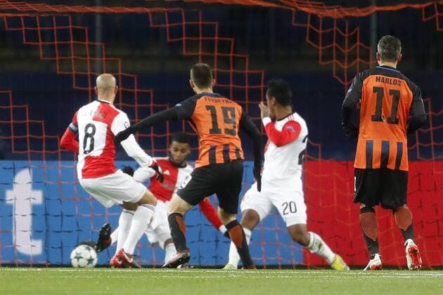 CHARKOV , 01-11-2017 , voetbal , Metalist Stadion , Champions League , seizoen 2017 - 2018 , Shakhtar Donetsk - Feyenoord , Shakhtar speler Facundo Ferreyra schiet de 1-1 binnen Shakhtar - Feyenoord  x1790862x
