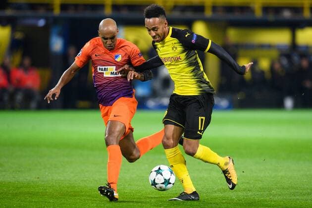 GER UEFA CL Borussia Dortmund GER vs.Apoel FC CYP 01 11 2017 Signal Iduna Park Dortmund Group stage Group H GER UEFA CL Borussia Dortmund GER vs. Apoel FC CYP in picture Battle between Carlao 50 Apoel and Pierre Emerick Aubameyang 17 Dortmund nordphotox xKurth nph00016