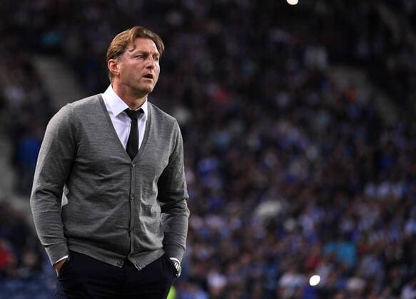 FOOTBALL CHAMPIONS LEAGUE SEASON 2017 2018 GROUP PHASE FC Porto RB Leipzig 01 11 2017 Coach Ralph Hasenhuettl RB Leipzig Porto