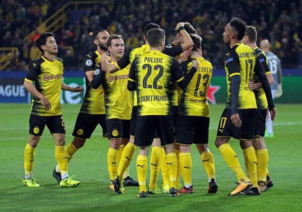 01 11 2017 xovx Football Champions League Borussia Dortmund APOEL Nicosia emspor cheering goal celebrations Goal celebration celebrate the goal after scoring the 1 0 by Raphael Guerreiro Borussia Dortmund action Dortmund