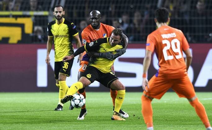 Football UEFA Champions League Men Season 2017 2018 Group H 4 Gameday Signal Iduna Park Dortmund Bor Dortmund yellow APOEL Nicosia orange Mario Gotze BVB Mickael Pote APOEL Promotion