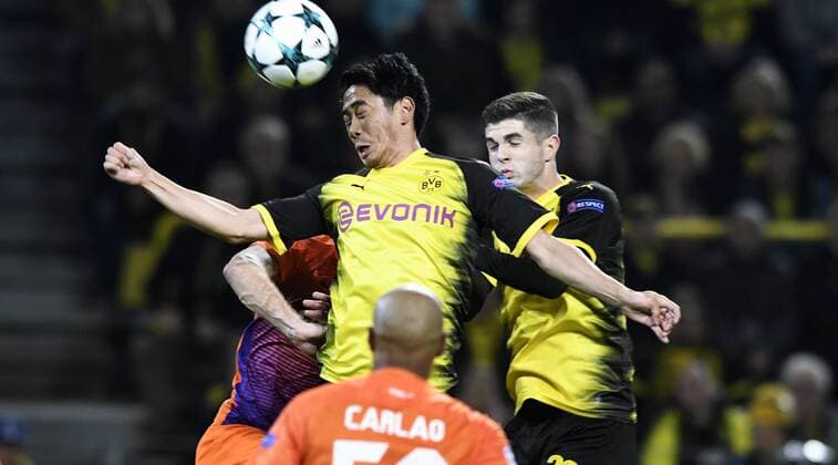 Football UEFA Champions League Men Season 2017 2018 Group H 4 Gameday Signal Iduna Park Dortmund Bor Dortmund yellow APOEL Nicosia orange Shinji Kagawa BVB Christian Pulisic BVB action