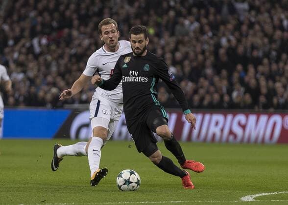 Football - 2017 2018 UEFA Champions League - Group H: Tottenham Hotspur vs. Real Madrid Harry Kane (Tottenham FC) chases down Nacho Fernandez (Real Madrid) at Wembley Stadium. COLORSPORT DANIEL BEARHAM  csp_tot_rma_011117_