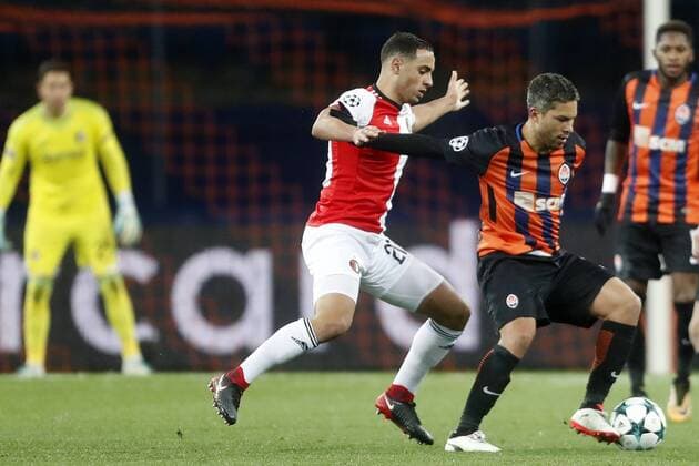 CHARKOV , 01-11-2017 , voetbal , Metalist Stadion , Champions League , seizoen 2017 - 2018 , Shakhtar Donetsk - Feyenoord , Feyenoord speler Safyan Amrabat met Shakhtar speler Marlos Shakhtar - Feyenoord  x1791049x