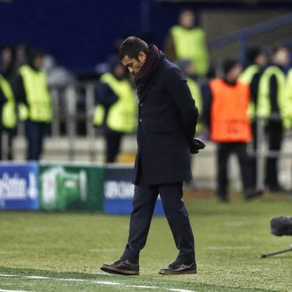 CHARKOV , 01-11-2017 , voetbal , Metalist Stadion , Champions League , seizoen 2017 - 2018 , Shakhtar Donetsk - Feyenoord , balende Feyenoord trainer Giovanni van Bronckhorst Shakhtar - Feyenoord  x1791050x