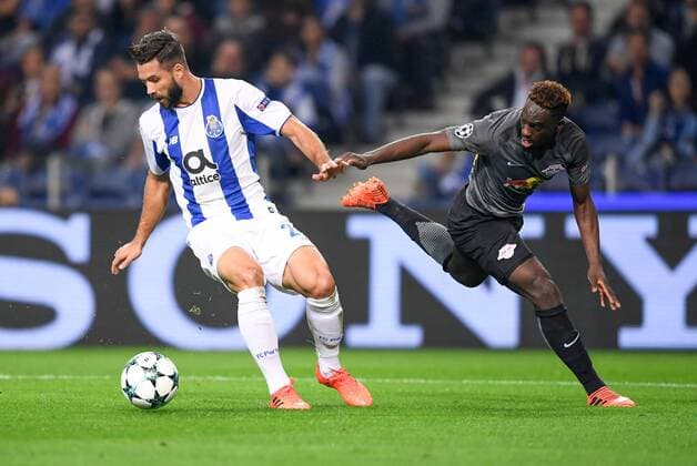 FOOTBALL CHAMPIONS LEAGUE SEASON 2017 2018 GROUP PHASE FC Porto RB Leipzig 01 11 2017 Felipe li FC Porto vs. Jean Kevin Augustin re RB Leipzig Porto