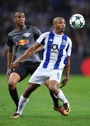 FOOTBALL CHAMPIONS LEAGUE SEASON 2017 2018 GROUP PHASE FC Porto RB Leipzig 01 11 2017 Yacine Brahimi re FC Porto against Bernardo Fernandes da Silva Junior left RB Leipzig Porto