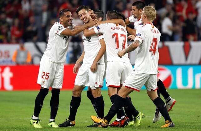 Sevilla s Clement Lenglet (2L) jubilates a goal during the UEFA Champions League 4th round groups phase match between Sevilla and Spartak Moscow at the Sanchez Pizjuan stadium in Seville, Andalusia, Spain, 01 November 2017. Sevilla vs. Spartak Moscow !ACHTUNG: NUR REDAKTIONELLE NUTZUNG!  Copyright: xJULIOxMUÑOZx SEV014 20171101-636451699652402209