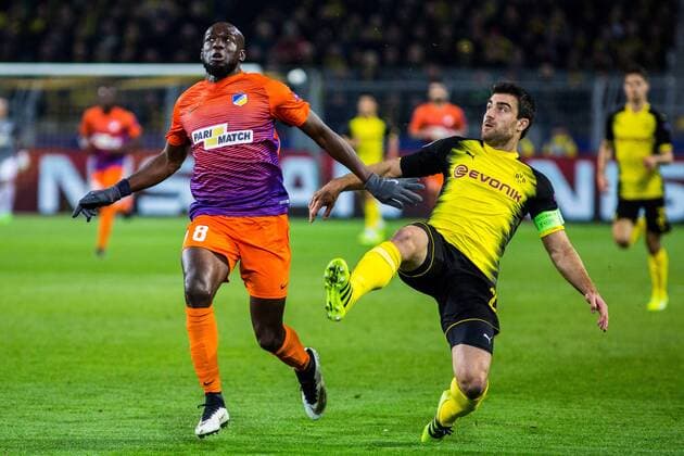 GER UEFA CL Borussia Dortmund GER vs Apoel Nicosia CYP 01 11 2017 Signal Iduna Park Dortmund GER UEFA CL Borussia Dortmund GER vs Apoel Nicosia CYP pictured picture shows Sokratis Borussia Dortmund 25 against Mickael Pote Apoel Nicosia 8 nordphotox xRauch nph00251