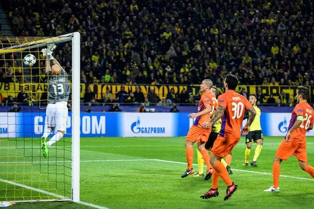 Pierre Emerick Aubameyang Borussia Dortmund 17 RE with a crossbar strike against a ß in the Champions League match between Borussia Dortmund and Apoel FC on 01 11 2017 Dortmund Copyright: xSchuelerx xEibnerx-xPressefotox EP_EER
