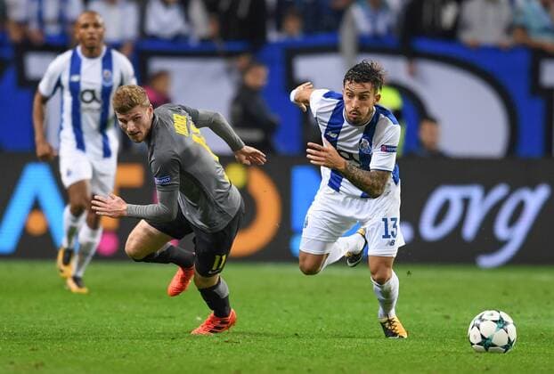 FOOTBALL CHAMPIONS LEAGUE SEASON 2017 2018 GROUP PHASE FC Porto RB Leipzig 01 11 2017 Timo Werner left RB Leipzig against Alex Telles re FC Porto Porto