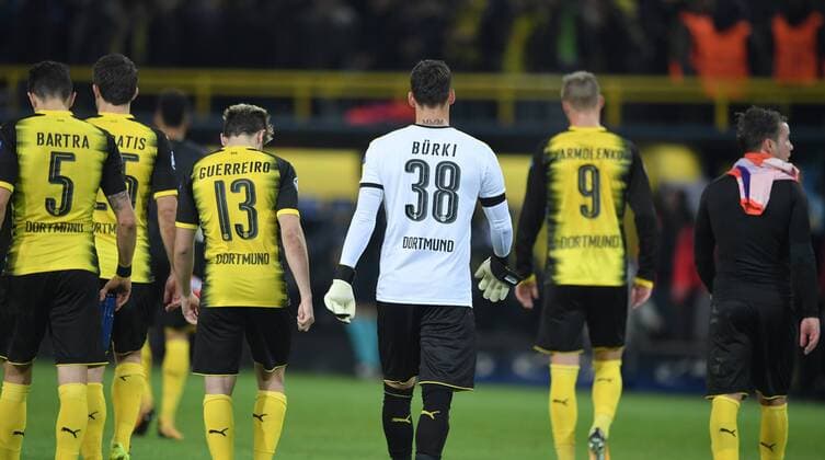 01 11 2017 Soccer Champions League Season 2017 2018 Preliminary Round 4 Matchday Borussia Dortmund APOEL Nicosia Dortmunds players after the game Team2