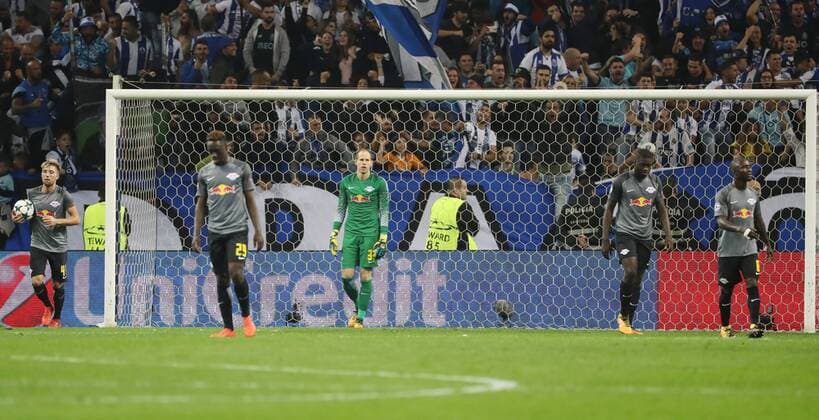 FC Porto RB Leipzig Soccer Champions League Porto 01 11 2017 Estadio do Dragao Football UEFA Champions League Group G 4 Gameday FC Porto vs RB Leipzig The picture disappointed Leipzig after the 2 1 goal