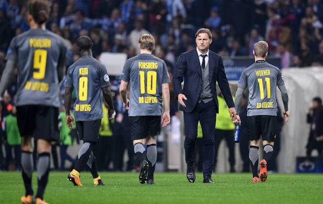 FOOTBALL CHAMPIONS LEAGUE SEASON 2017 2018 GROUP PHASE FC Porto RB Leipzig 01 11 2017 Disappointment RB Leipzig Yussuf Poulsen Naby Deco Keita Emil Forsberg Coach Ralph Hasenhuettl and Timo Werner v left Porto