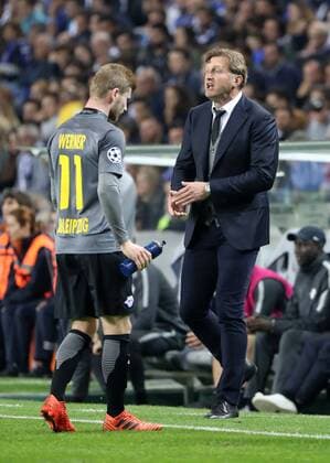 FC Porto RB Leipzig Soccer Champions League Porto 01 11 2017 Estadio do Dragao Football UEFA Champions League Group G 4 Gameday FC Porto vs RB Leipzig Pictured Timo Werner 11 Leipzig and coach Ralph Hasenhüttl Hasenhuettl RB Leipzig