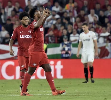 Spartak Moscow s Cape Verdean striker Jose Luis Mendes Ze Luis (2L) after scoring the first goal during the UEFA Champions League 4th round groups phase match between Sevilla and Spartak Moscow at the Sanchez Pizjuan stadium in Seville, Andalusia, Spain, 01 November 2017. Sevilla vs. Spartak Moscow !ACHTUNG: NUR REDAKTIONELLE NUTZUNG!  Copyright: xRaulxCarox SEV034 20171101-636451743954514209