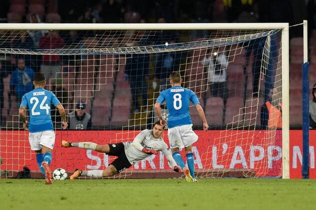 Jorginho of Napoli scores second goal with a penalty kick during the UEFA Champions League group F match between Napoli and Manchester City at Stadio San Paolo Naples Italy on 1 November 2017 Photo by Giuseppe Maffia  xUKSPx xAFP7x xNapolixvxManchesterxCity,xItaly,xNovx1thx2017x
