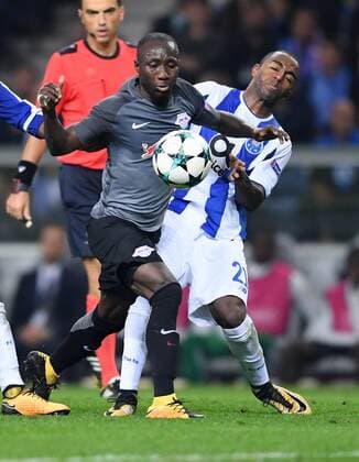 FOOTBALL CHAMPIONS LEAGUE SEASON 2017 2018 GROUP PHASE FC Porto RB Leipzig 01 11 2017 Naby Deco Keita left RB Leipzig against Ricardo re FC Porto Porto