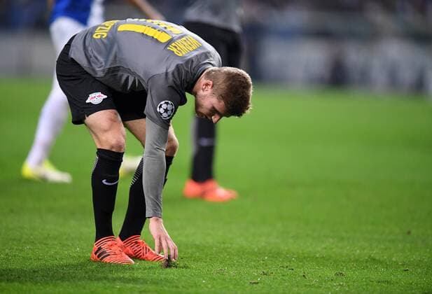 FOOTBALL CHAMPIONS LEAGUE SEASON 2017 2018 GROUP PHASE FC Porto RB Leipzig 01 11 2017 Timo Werner RB Leipzig Porto