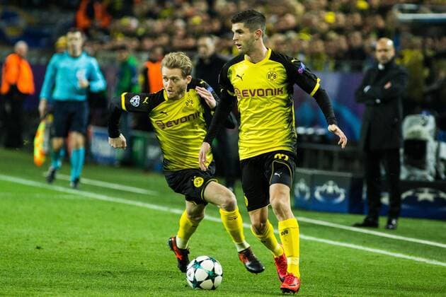 GER UEFA CL Borussia Dortmund GER vs Apoel Nicosia CYP 01 11 2017 Signal Iduna Park Dortmund GER UEFA CL Borussia Dortmund GER vs Apoel Nicosia CYP pictured picture shows Andre Schuerrle Borussia Dortmund 21 with Christian Pulisic Borussia Dortmund 22 nordphotox xRauch nph00251