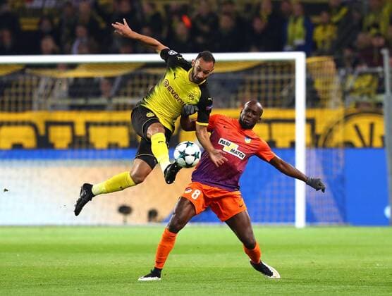 Wednesday 01 11 2017 Season 2017 2018 UEFA Champions League 4 matchday in Dortmund Signal Iduna Park BVB 09 Borussia Dortmund Apoel Nicosia Oemer Toprak BVB against Mickael Pote v l