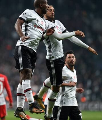 (171102) -- ISTANBUL, Nov. 2, 2017 -- Cenk Tosun(R) of Besiktas celebrates scoring with his teammate Ryan Babel during the UEFA Championships League Group G match between Turkey s Besiktas and France s Monaco in Istanbul, Turkey, on Nov. 1, 2017. The match ended with a 1-1 draw. ) (SP)TURKEY-ISTANBUL-SOCCER-UEFA CHAMPIONS LEAGUE-BESIKTAS VS MONACO HexCanling 