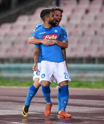 (171102)-- NAPLES, Nov. 2, 2017 -- Napoli s Lorenzo Insigne (Front) celebrates scoring during a UEFA Champions League group F soccer match between Napoli and Manchester City in Naples, Italy, Nov. 1, 2017. Manchester City won 4-2. ) (SP)ITALY-NAPLES-CHAMPIONS LEAGUE-MANCHESTER CITY-NAPOLI AlbertoxLingria 