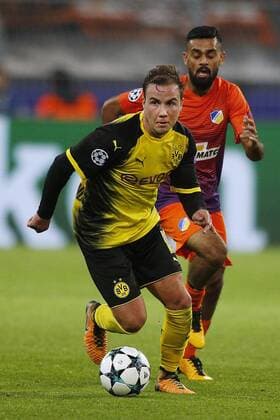 Dortmund Germany UEFA CL Matchday 4 International Borussia Dortmund Apoel FC 1 1 on 01 11 2017 at Signal Iduna Park in Dortmund Mario GÖTZE BVB left and Ghanas ZAHID AFC