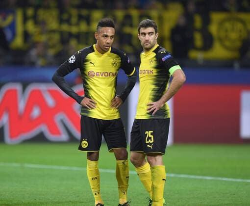 01 11 2017 Soccer Champions League Season 2017 2018 Preliminary Round 4 Gameday Borussia Dortmund APOEL Nicosia 1 1 Pierre Emerick Aubameyang Borussia Dortmund Sokratis Borussia Dortmund v li Team2