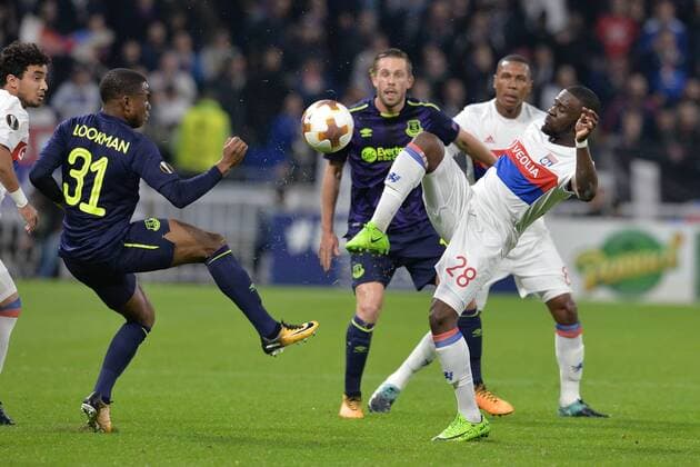 Tanguy Ndombele lyon vs Ademola Lookman everton FOOTBALL Lyon vs Everton Ligue Europa Phase de goupe 02 11 2017 FredericChambert Panoramic 