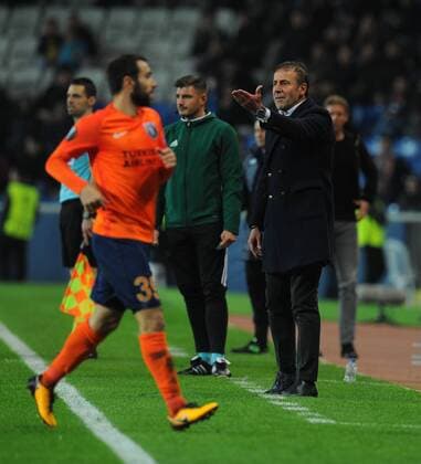 Coach Abdullah Avci of Basaksehir during the UEFA Europa League group C match between Istanbul Basaksehir and Hoffenheim at Basaksehir Fatih Terim Stadium in Istanbul, Turkey, on November 02, 2017. 