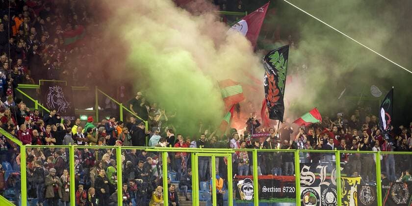 ARNHEM, Vitesse - SV Zulte Waregem, 2-11-2017, voetbal, seizoen 2017-2018, Europa League, stadion de Gelredome, het uitvak met de Belgische fans Vitesse - Waregem  x1792940x