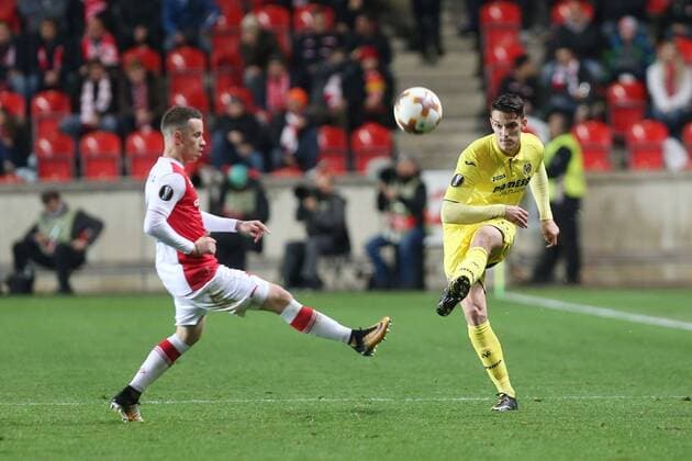 PRAHA 02.11.2017 PILKA NOZNA LIGA EUROPY KOLEJKA 4 GRUPA A SLAVIA PRAHA - VILLARREAL CF SPORT FOOTBALL - UEFA EUROPA LEAGUE ROUND IV GROUP A SLAVIA PRAGA - VILLARREAL CF NZ. JAN SYKORA (SLAVIA) ADRIAN MARIN (VILLARREAL) FOT. MICHAL CHWIEDUK FOKUSMEDIA.COM.PL NEWSPIX.PL --- Newspix.pl  171102CHW034