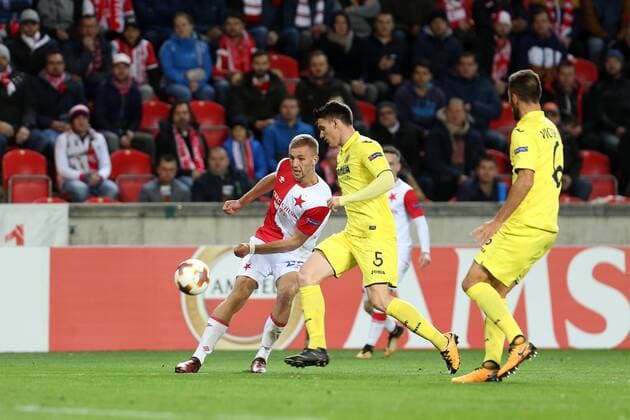 PRAHA 02.11.2017 PILKA NOZNA LIGA EUROPY KOLEJKA 4 GRUPA A SLAVIA PRAHA - VILLARREAL CF SPORT FOOTBALL - UEFA EUROPA LEAGUE ROUND IV GROUP A SLAVIA PRAGA - VILLARREAL CF NZ. TOMAS SOUCEK (SLAVIA) ADRIAN MARIN (VILLARREAL) FOT. MICHAL CHWIEDUK FOKUSMEDIA.COM.PL NEWSPIX.PL --- Newspix.pl  171102CHW054