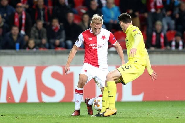 PRAHA 02.11.2017 PILKA NOZNA LIGA EUROPY KOLEJKA 4 GRUPA A SLAVIA PRAHA - VILLARREAL CF SPORT FOOTBALL - UEFA EUROPA LEAGUE ROUND IV GROUP A SLAVIA PRAGA - VILLARREAL CF NZ. MICK VAN BUREN (SLAVIA) FOT. MICHAL CHWIEDUK FOKUSMEDIA.COM.PL NEWSPIX.PL --- Newspix.pl  171102CHW076