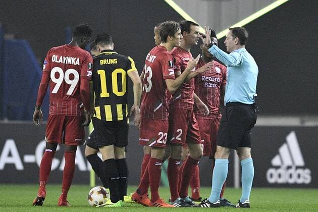 Essevee s Julien De Sart, Essevee s Davy De Fauw, Essevee s Kingsley Madu and Ukranian referee Yevhen Aranovskiy pictured during a soccer game between Dutch club SBV Vitesse and Belgian team SV Zulte Waregem, Thursday 02 November 2017 in Arnhem, The Netherlands, the fourth game of the group stage (Group K) of the UEFA Europa League competition. YORICKxJANSENS  x05193762x