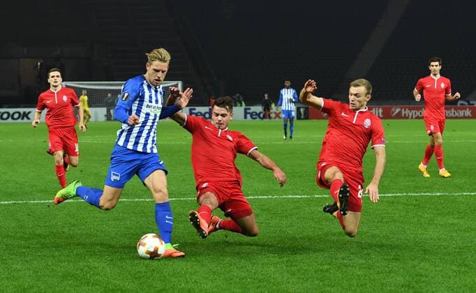 Soccer Men Season 2017 2018 UEFA Europa League Group J 4 Gameday Hertha BSC Sorja Luhansk v Arne Maier Hertha BSC Artem Sukhotskiy Sorja Luhansk Dmytro Grechyshkin Sorja Luhansk 02 11 2017 Copyright: xMatthiasxKochx