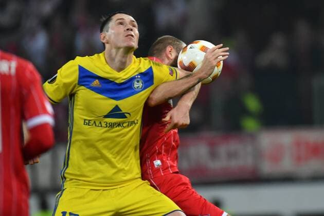GER 1 FC Köln GER vs BATE Borisov BLR 02 11 2017 RheinEnergieSTADION Cologne Europe Leaque Group Stage 4 Gameday GER 1 FC Köln GER vs BATE Borisov BLR in picture Nikolai Signevich 13 Bate Borisov in action against Konstantin Rausch 34 1 FC Koeln nordphotox xMeuter nordphoto 00351