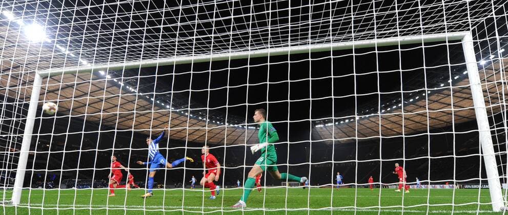 Soccer Men Season 2017 2018 UEFA Europa League Group J 4 Gameday Hertha BSC Sorja Luhansk Davie Selke 2 v Hertha BSC scored the Goal against goalkeeper Andriy Lunin Sorja Luhansk 02 11 2017 Copyright: xMatthiasxKochx