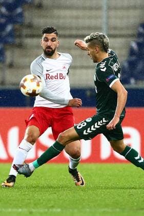 SOCCER - UEFA EL, RBS vs Konyaspor SALZBURG,AUSTRIA,02.NOV.17 - SOCCER - UEFA Europa League, group stage, Red Bull Salzburg vs Atiker Konyaspor. Image shows Munas Dabbur (RBS) and Mehdi Bourabia (Konyaspor). GEPAxpictures xFelixxRoittner