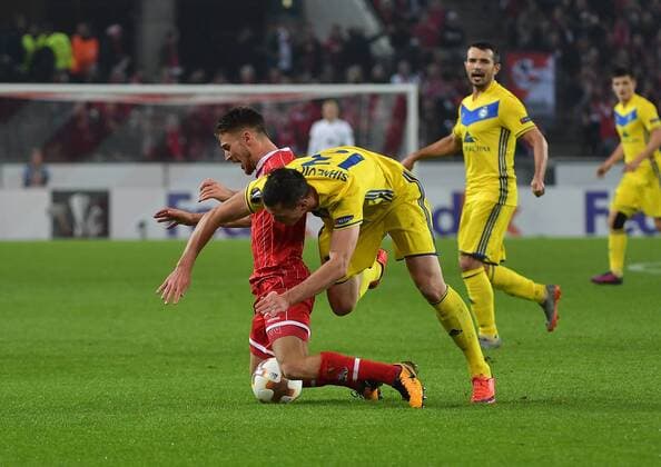 02 11 2017 xjpx Football Europa League 1 FC Koeln BATE Baryssau emspor v l Match between Salih Özcan Koeln and Nikolai Signevich Borisov Koeln