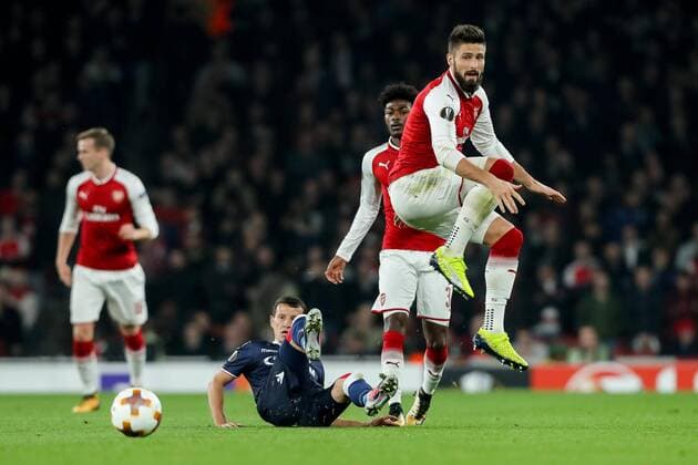 London England 02 11 2017 UEFA Europa League 2017 18 Season Group H 4 Gameday Arsenal FC Red Star Belgrade Slavoljub Srnic Belgrade and Olivier Giroud AFC in duel DeFodi048