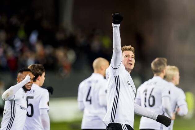 171102 Nicklas Bendtner of Rosenborg celebrates after scoring 1- 0 during the UEFA Europa League match between Rosenborg and FK Zenit St. Petersburg on November 2, 2017 in Trondheim. Photo: Jon Olav Nesvold BILDBYRAN kod JE 160066  Copyright: JONxOLAVxNESVOLD BB171102ZE009