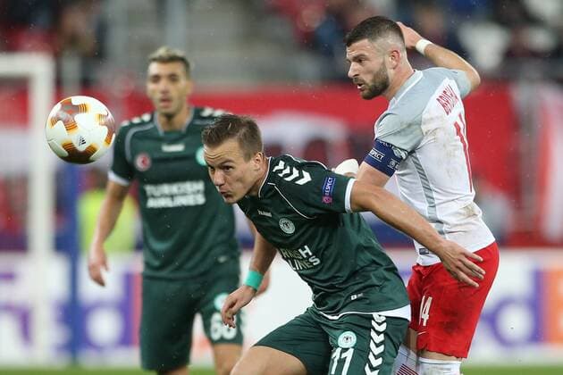 SOCCER - UEFA EL, RBS vs Konyaspor SALZBURG,AUSTRIA,02.NOV.17 - SOCCER - UEFA Europa League, group stage, Red Bull Salzburg vs Atiker Konyaspor. Image shows Deni Milosevic (Konyaspor) and Valon Berisha (RBS). GEPAxpictures xMathiasxMandl