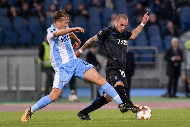 Lucas Leiva of Lazio challenges Wesley Sneijder of Nice during the UEFA Europa League match between Lazio and Nice at Stadio Olimpico, Rome, Italy on 2 November 2017. Copyright: xGiuseppexMaffiax 17560035