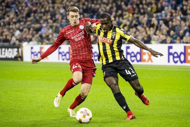 ARNHEM, Vitesse - SV Zulte Waregem, 2-11-2017, voetbal, seizoen 2017-2018, Europa League, stadion de Gelredome, Vitesse speler Lassana Faye (R), Waregem speler Sander Coopman (L) Vitesse - Waregem  x1793278x