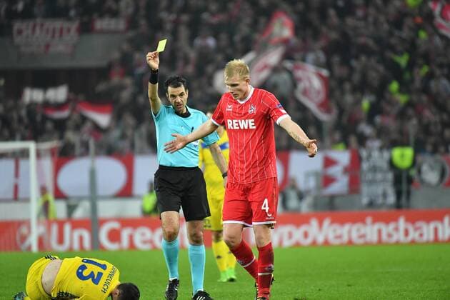 GER 1 FC Köln GER vs BATE Borisov BLR 02 11 2017 RheinEnergieSTADION Cologne Europe Leaque Group stage 4 Matchday GER 1 FC Köln GER vs BATE Borisov BLR picture yellow card for Frederik S rensen Sorensen 4 1 FC Koeln for a foul on Nikolai Signevich 13 Bate Borisov nordphotox xMeuter nordphoto 00351