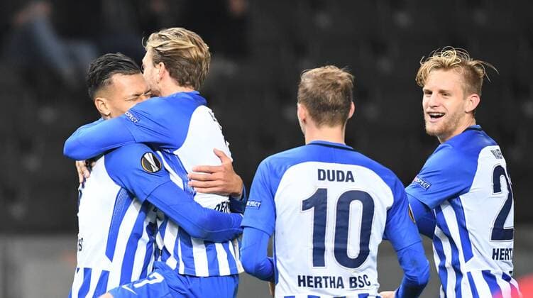 Soccer Men Season 2017 2018 UEFA Europa League Group J 4 Gameday Hertha BSC Sorja Luhansk v Davie Selke Hertha BSC Alexander Esswein Hertha BSC Ondrej Duda Hertha BSC Arne Maier Hertha BSC Cheers for goal to 2 0 02 11 2017 Copyright: xMatthiasxKochx