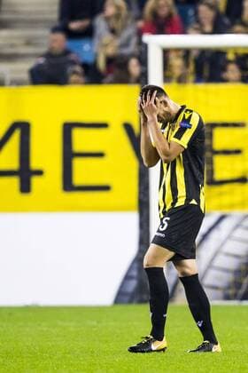 ARNHEM, Vitesse - SV Zulte Waregem, 2-11-2017, voetbal, seizoen 2017-2018, Europa League, stadion de Gelredome, teleurstelling bij Vitesse speler Matthew Miazga Vitesse - Waregem  x1793334x